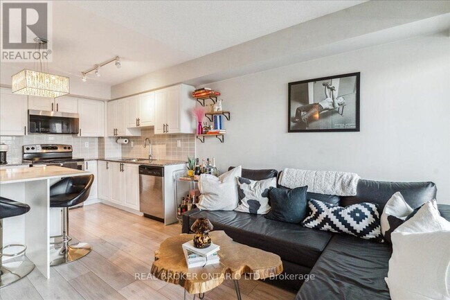 Photo - 1215 Bayly St Unit 401