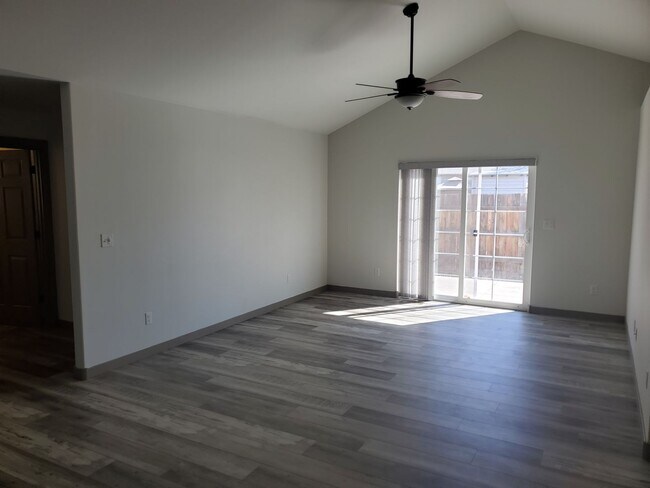 Photo - 1545 SW Kalama Ave Apartamento Unidad 1545