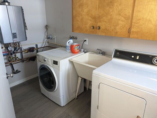 Photo - King Avenue Apartments Unit 516