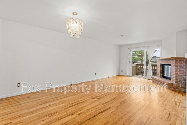 1558 Greenbriar Blvd