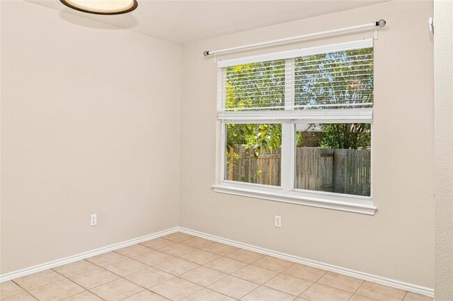 1817 Shaker Trail