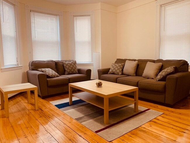 Photo - 1572 Tremont St Unidad 1