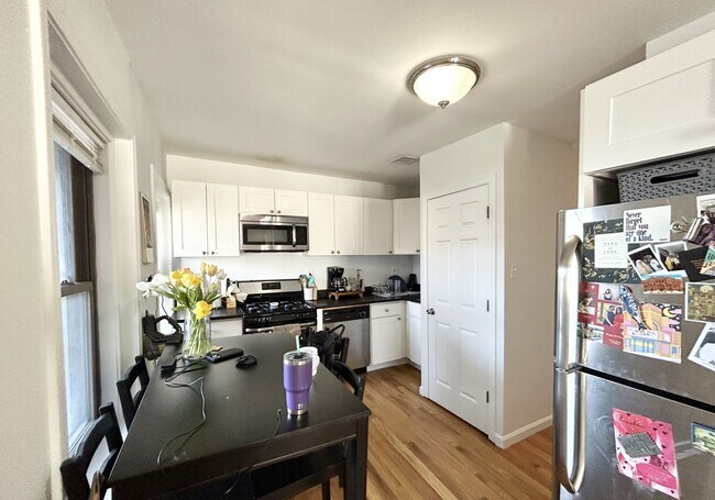 914 Dorchester Ave