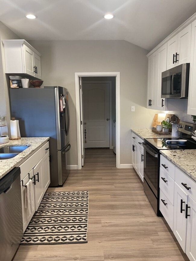 Photo - 3/2/2 Built in 2021!  Ready for Move in!