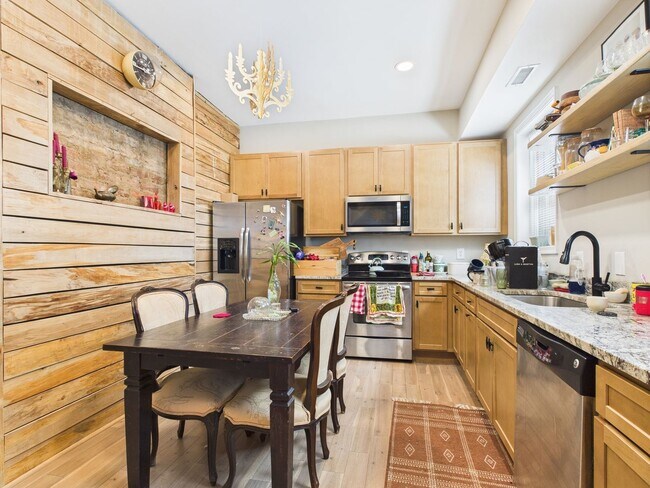 Photo - 119 W Clay St Unidad B