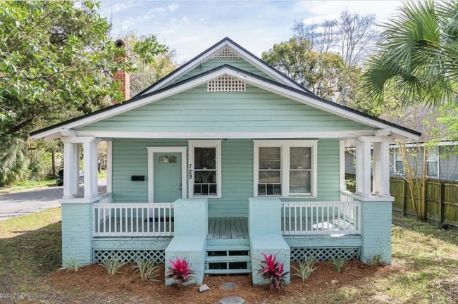 Photo - 729 King St