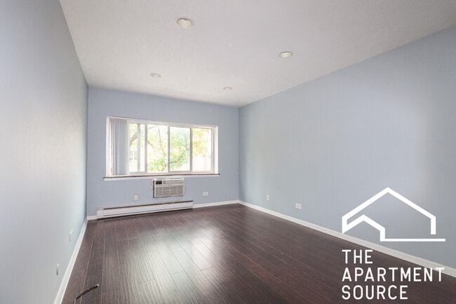 Photo - 3825 N Pine Grove Ave Unit 309