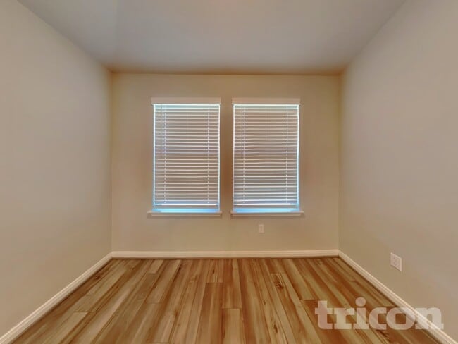 Photo - 13615 Emerson Wy