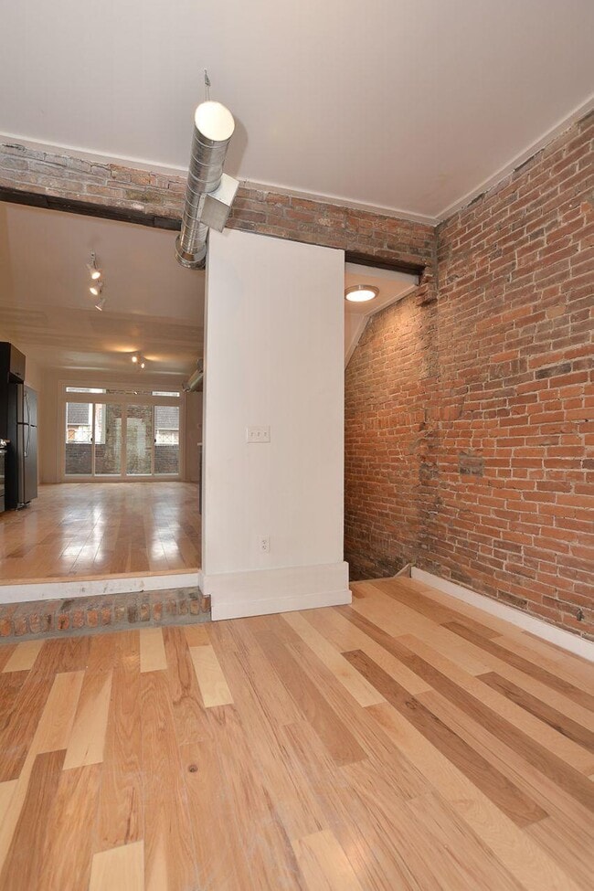 Photo - 1713 Locust St Unit 2