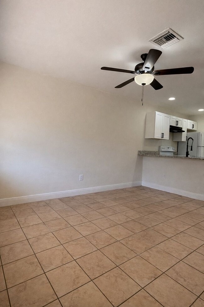 Photo - 2243-2247 South St Tri-Plex Unidad 2245 South St