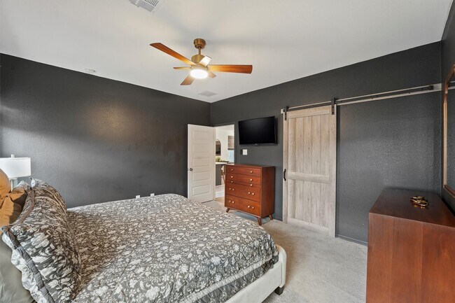 Photo - 16638 Spirit St