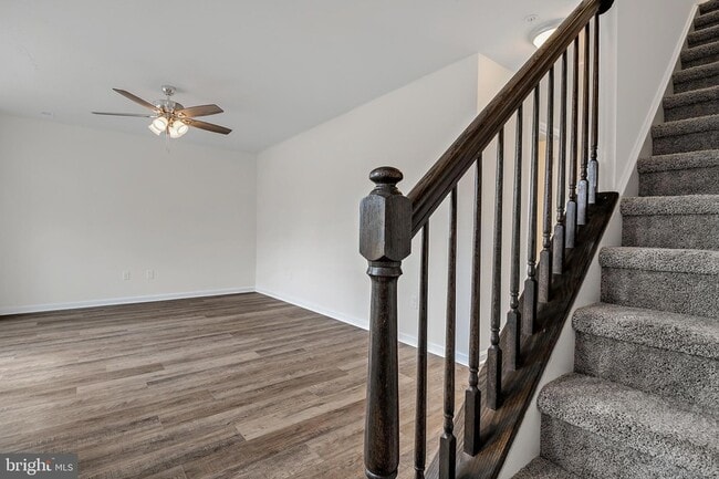 Photo - 202 Sienna Ln