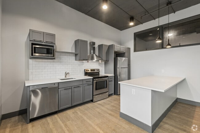 2BR, 2BA - 850SF - Kitchen