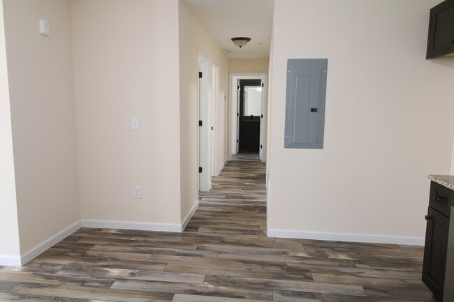 Photo - 110 Morris St