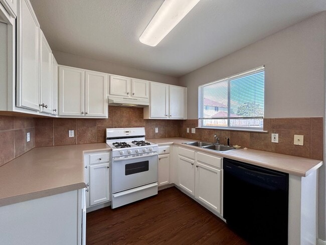 Photo - 1019 Terra St