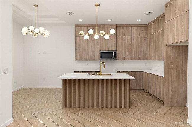 Photo - 12 N Revolution St