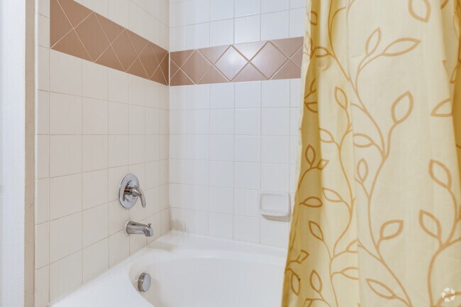 2BR, 1BA - 977SF - Walnut Ridge Apartments