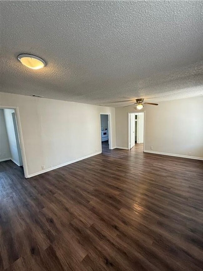 Photo - Cozy newly renovated corner lot 3 bedroom ...