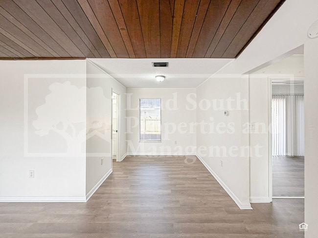 Photo - 2417 Carolina Ave