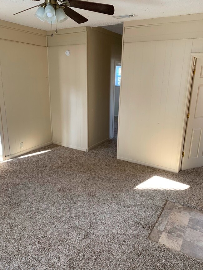 Photo - 2 Bedroom 1 Bathroom Home  $895!