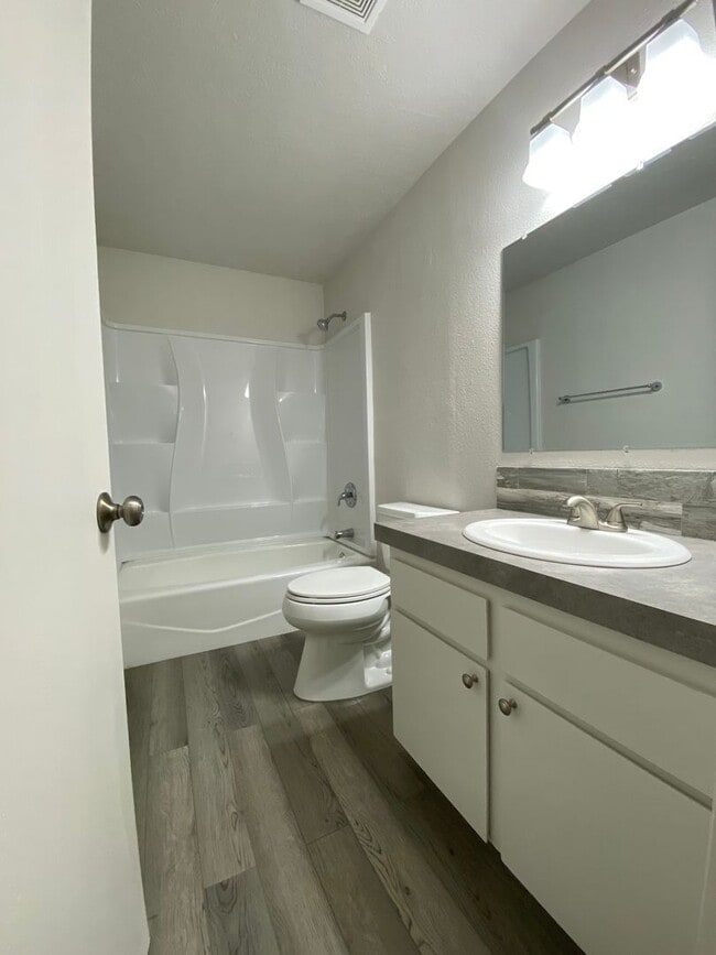 Photo - 3bed, 1bath, 1,000sq.ft. single car garage home - Emmett