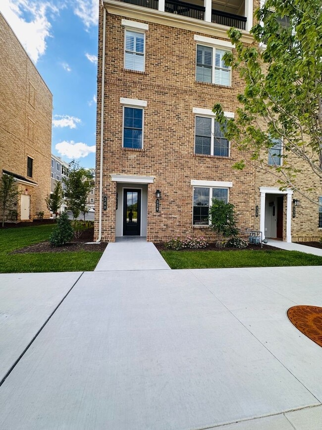Building Photo - *$3000 Leasing Special* Modern 3 Bedroom, 2.5 Bath Townhouse