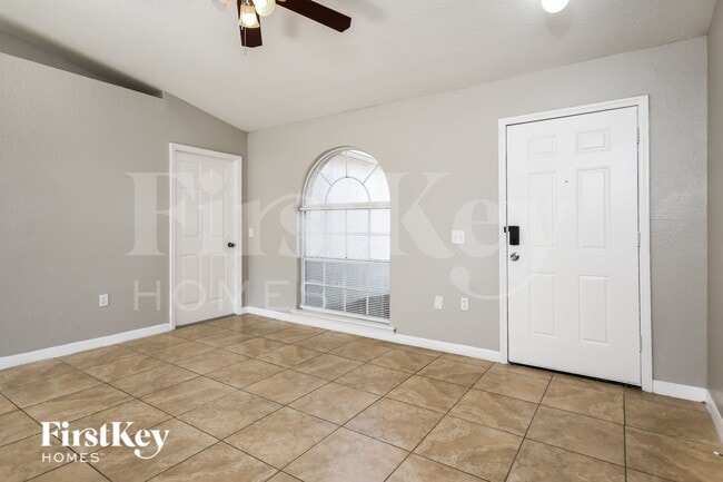 Photo - 620 Robin Ln