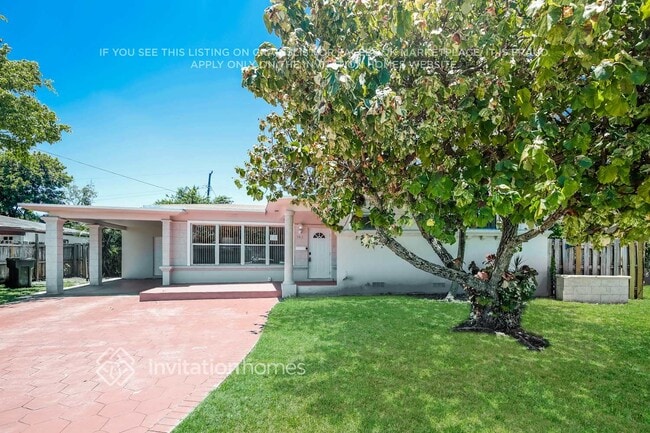 Photo - 761 W Dayton Cir House