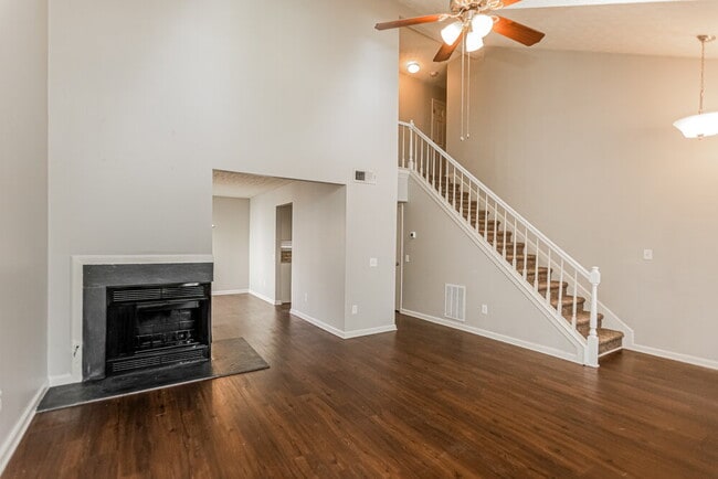 Photo - 1902 Shadbark Ct