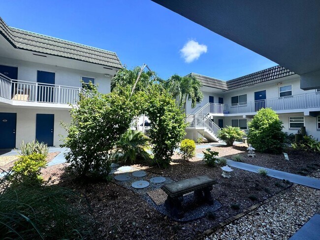 Photo - Spacious and modern 1-bedroom, 1-bathroom unit available for rent in the heart of Fort Lauderdale.