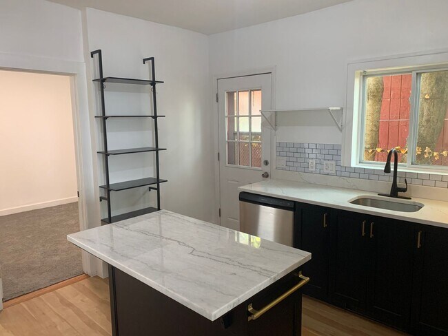 Photo - 1 Farnham St Unit 1