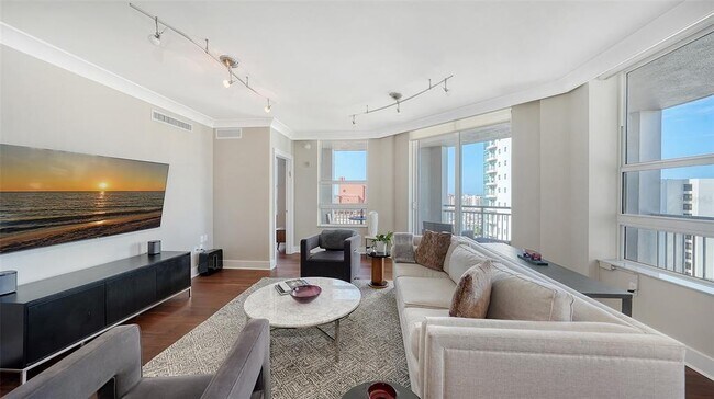 Photo - 1350 Main St Unit 1206