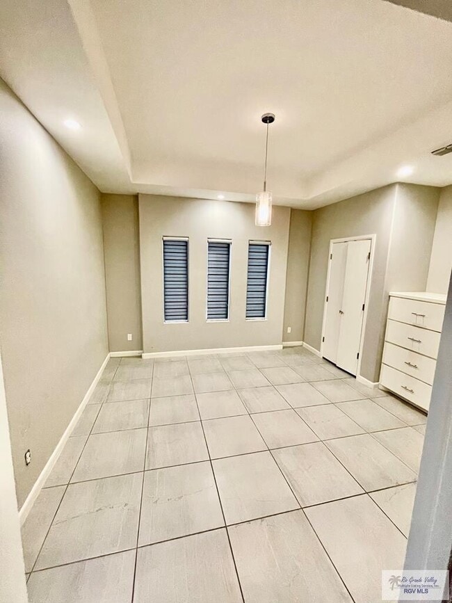 6823 Stone Oak