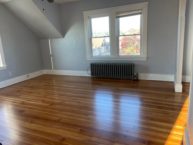Living rm - 232 Lowden St Unit 3