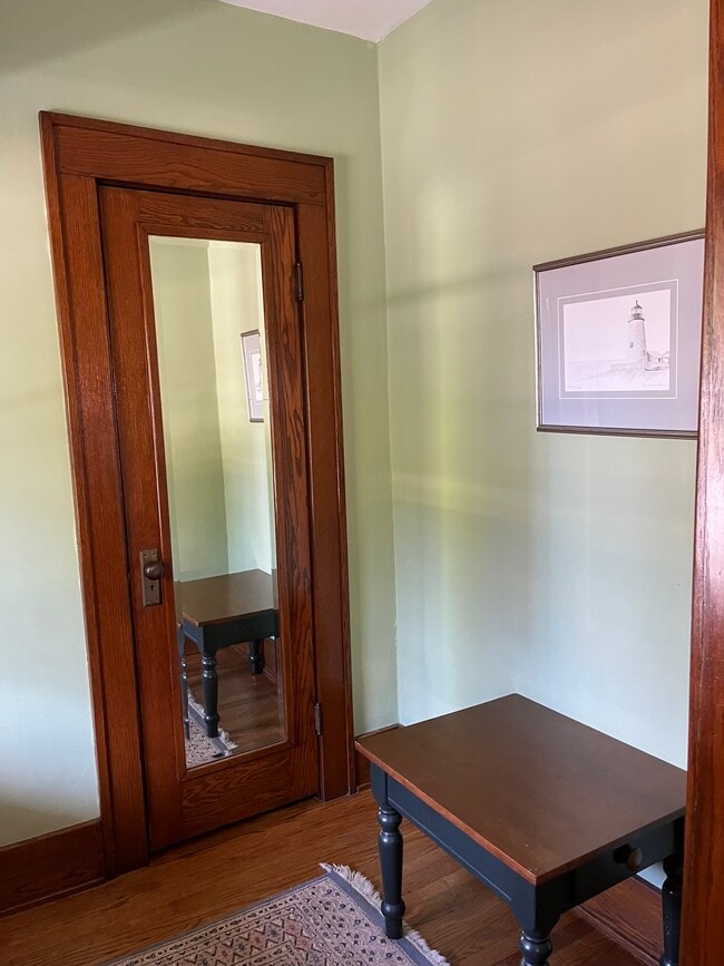 Front hall with closet - 719 W 2nd St Unidad 719 1st Floor