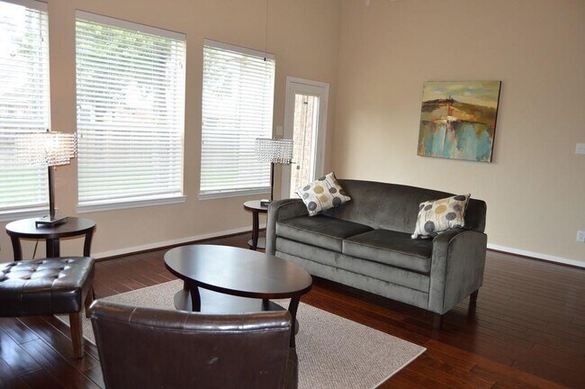 Photo - 111 S Rocky Point Cir