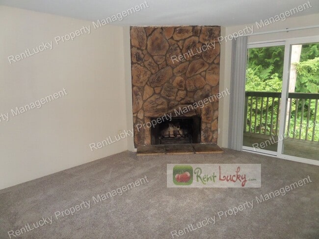 Photo - Cute & Updated 1-Bedroom Condo in Convenie... Unit H-6