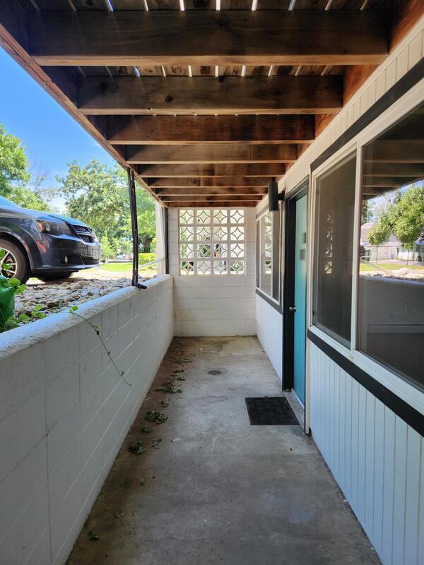 Photo - 348 W 5th St