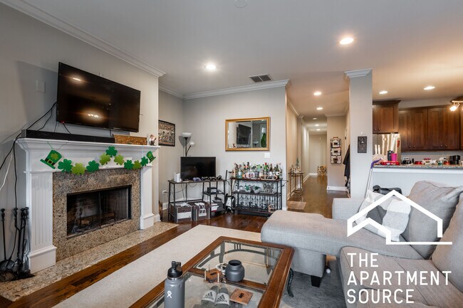 Photo - 1136 W Diversey Pky Unit 3