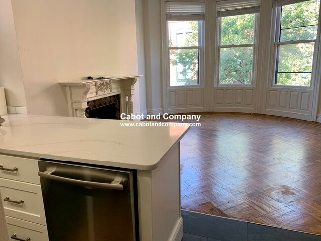 Photo - 428 Marlborough St Unit 4A