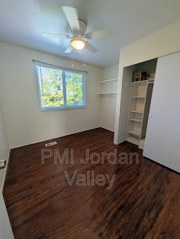 Building Photo - 8926 Manchester Ln
