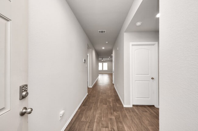 Photo - 40522 Winter Grass Bnd