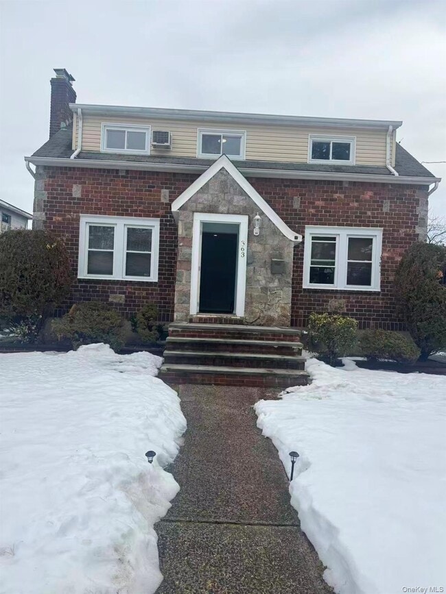 Building Photo - 363 Clarendon Rd