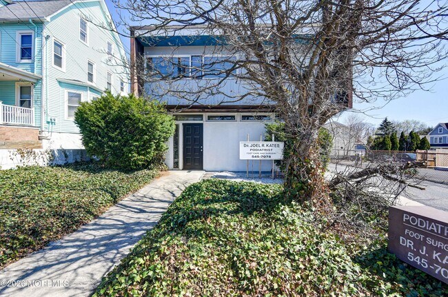 167-169-169 N Main St