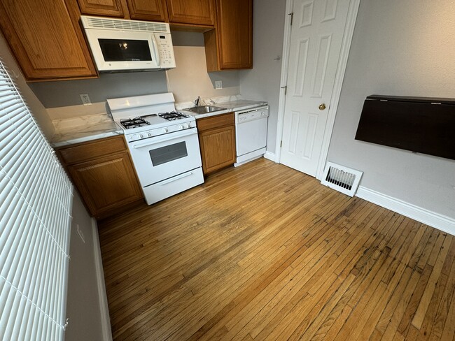 Photo - 210 E Davenport St Unit 2