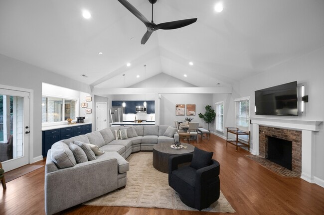 Photo - 1610 Jameston Dr