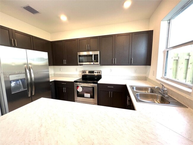 Photo - 1864 SE 27th Rd