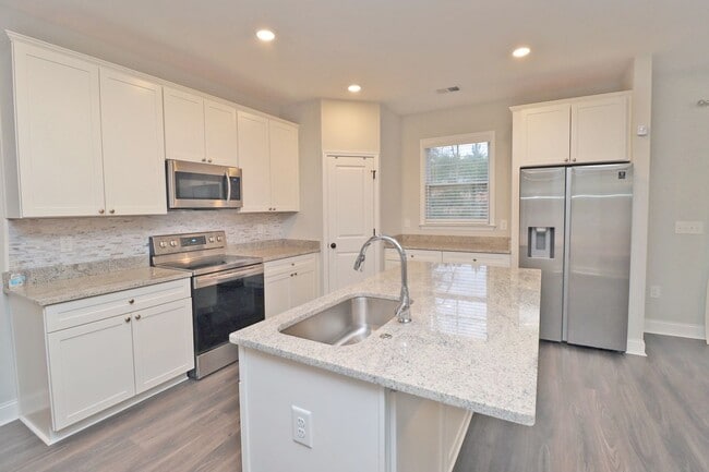 Photo - Fabulous 4 bedroom 2.5 Bath House ~ Minutes to Fort Jackson ~ Available June 2026!