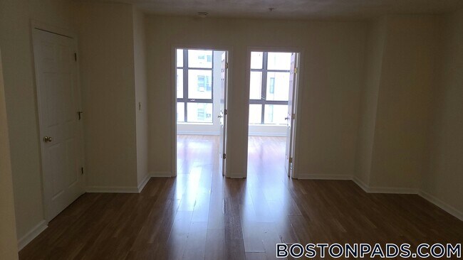 Photo - 81 Essex St Unit 42