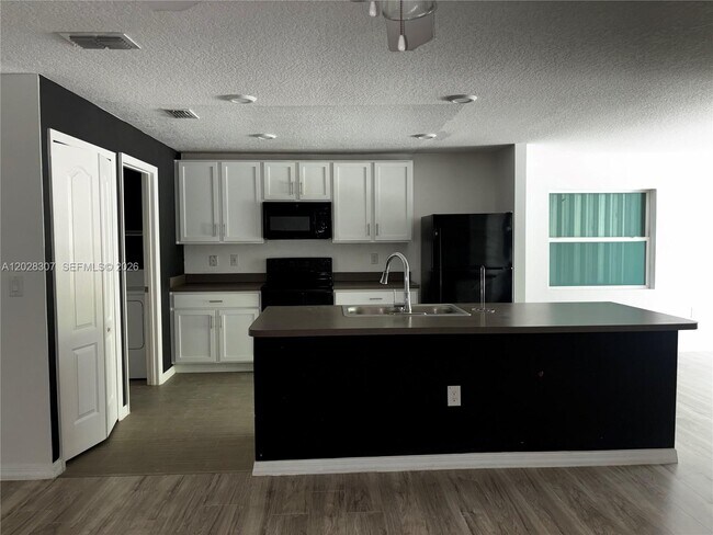 Photo - 2650 Degroodt Rd SW